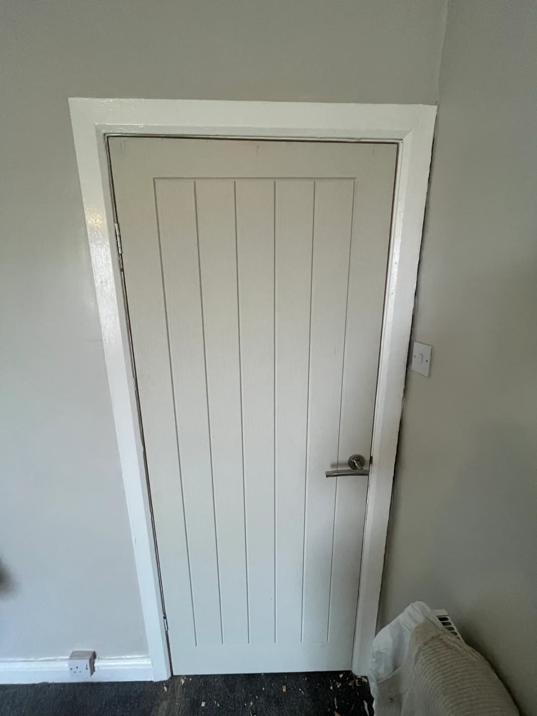 Panelled door hung, Arnold