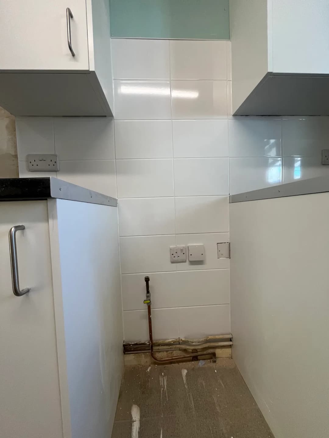 Wall units hung